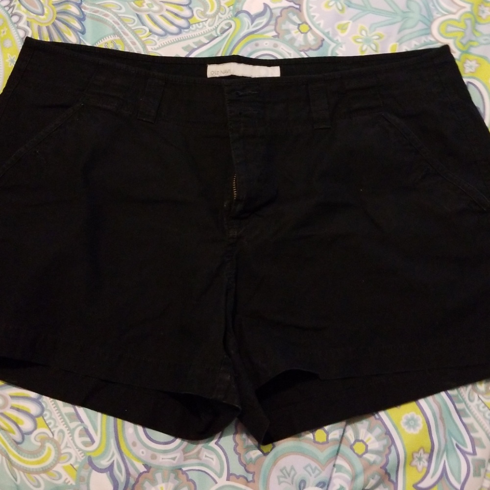 Old Navy size 18 black shorts